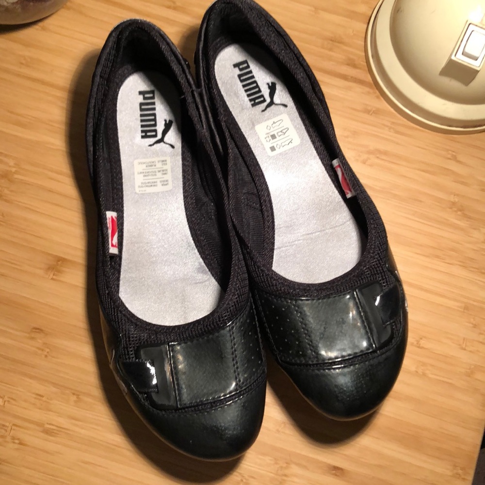 NWOT Puma Sport Flats Black size US 9
